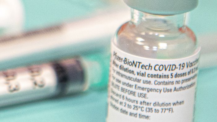 vaccini tegola pfizer all italia un terzo di dosi in meno