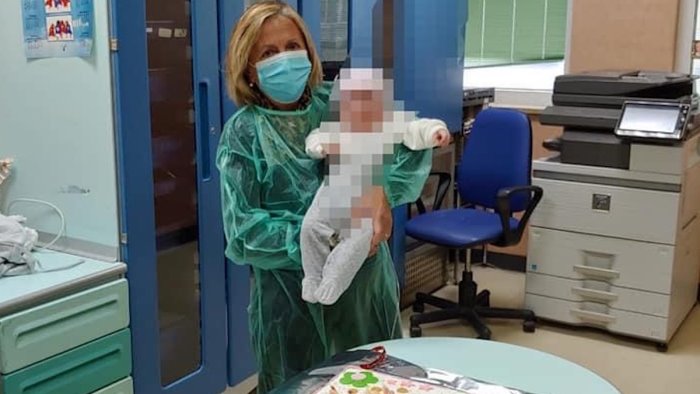 nasce a 26 settimane da mamma in coma vittoria torna a casa