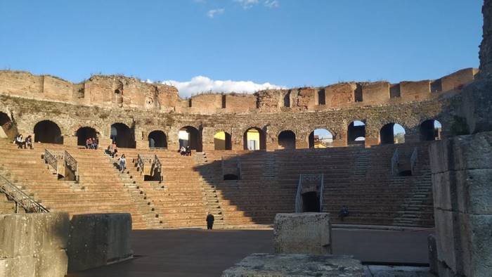 oggi riapre anche il teatro romano di benevento