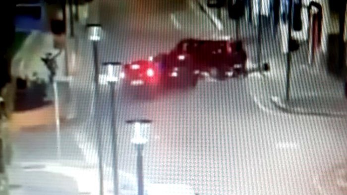 rapina sventata ad afragola ladri speronati dai cittadini