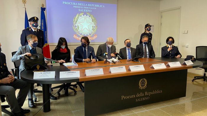 onoranze funebri e 118 blitz di procura e polizia 11 indagati