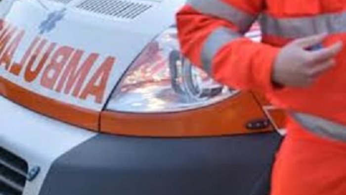 lavoro l anno comincia malissimo muore operaio 43enne