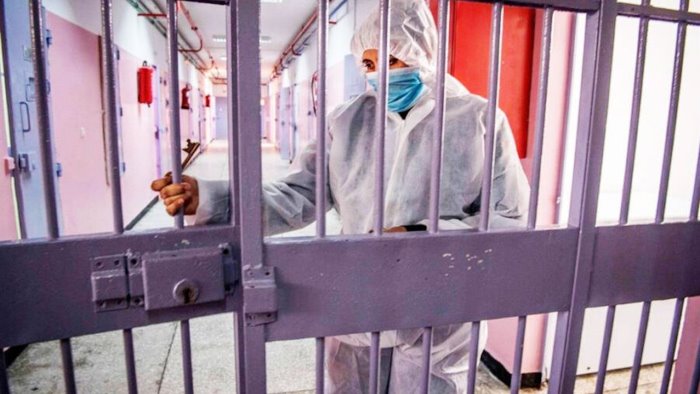 omicron dilaga nelle carceri pochi agenti e contagi a raffica tra i detenuti