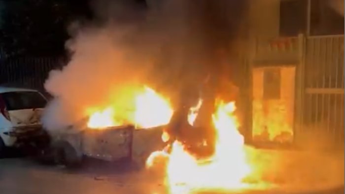 incendio di auto a forino 36enne individuato e arrestato dai carabinieri
