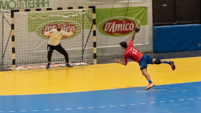 pallamano a2 la genea lanzara riparte con una prestazione convincente