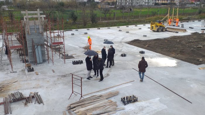 cittadella scolastica di sarno il sopralluogo del presidente strianese