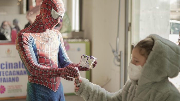 pontecagnano faiano centinaia di bambini vaccinati questo pomeriggio