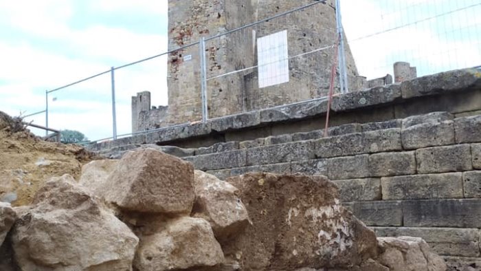 parco archeologico di velia lavori di restauri presso l acropoli