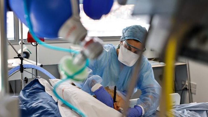 covid altri 464 casi allerta a montoro altri 53 casi 20 positivi ad ariano