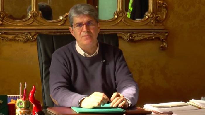 strappo con il pd il sindaco di cava de tirreni sbatte la porta