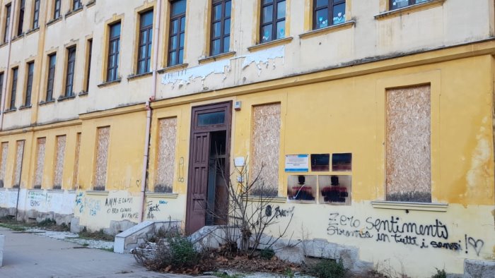 pagani istituto scolastico manzoni entro giugno l inizio dei lavori