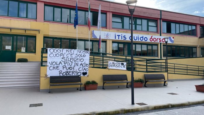 omicidio di capodanno domani l autopsia sul corpo di roberto bembo