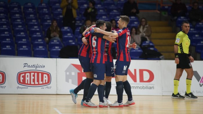 calcio a 5 a1 la feldi eboli ne rifila sette alla came dosson