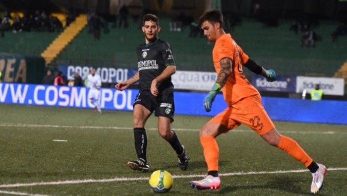 messina avellino le probabili formazioni defezioni e volti nuovi tra i lupi