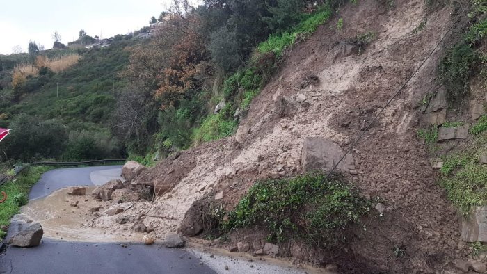 maltempo frane ed allagamenti nel cilento il geologo serve manutenzione