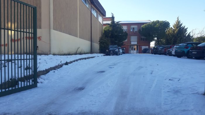 il dopo neve ad ariano circa 20 feriti in ospedale a causa del ghiaccio e caos