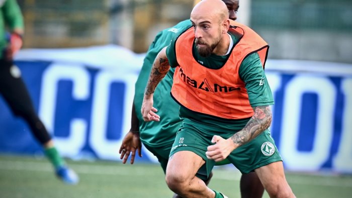 avellino al via la preparazione per il latina in tre sotto osservazione