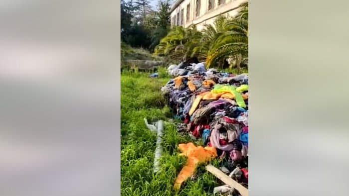 l ex manicomio di aversa trasformato in una discarica il video