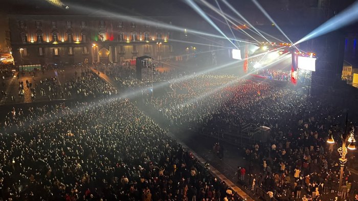 l augurio di manfredi a napoli per il 2024 e il nostro momento crediamoci