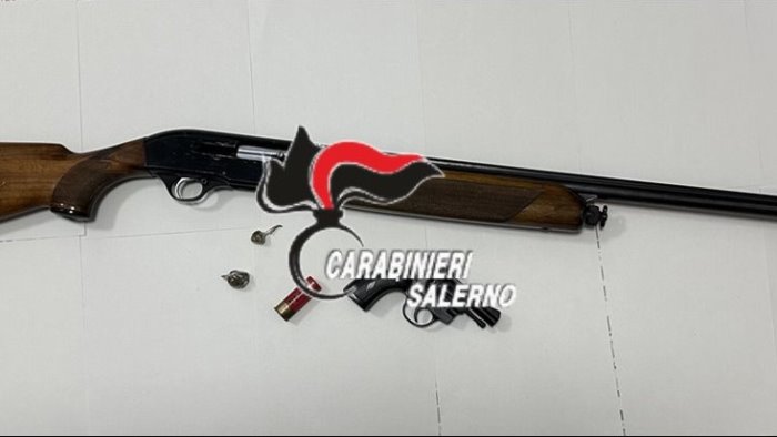 nascondeva un fucile calibro 12 rubato 27enne arrestato dai carabinieri