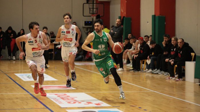 basket la scandone avellino vince ad angri 71 72