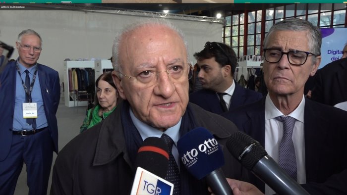 blocco fondi la regione campania presenta denuncia contro il ministro fitto