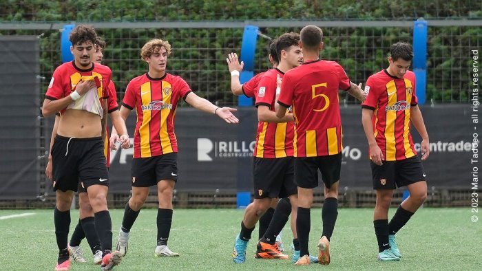 primavera benevento esagerato rifilate 6 reti al bari