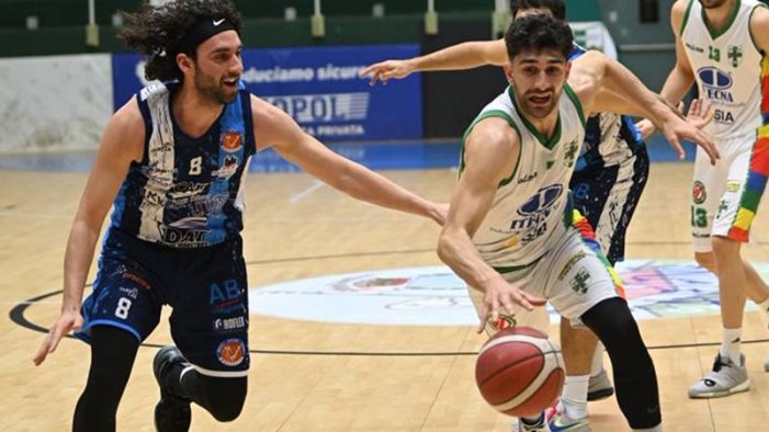 scandone avellino battuta dalla virtus basket molfetta 52 53