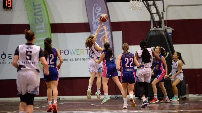 basket sirio salerno batte anche casalnuovo e resta imbattuta