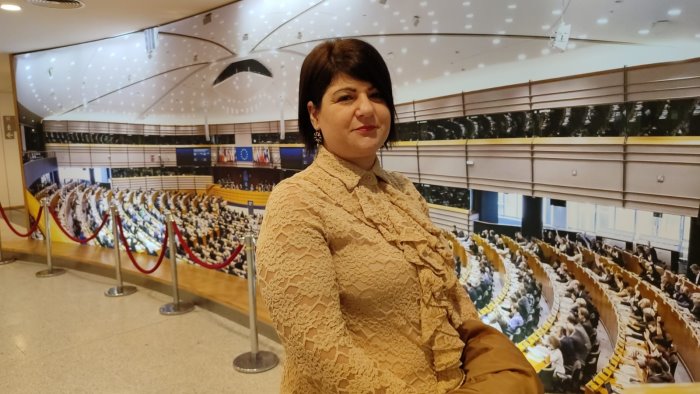 aiello del sabato sbarca al parlamento europeo con connie della sala