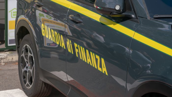 bancarotta fraudolenta sequestrati 12 milioni di euro tra immobili e terreni