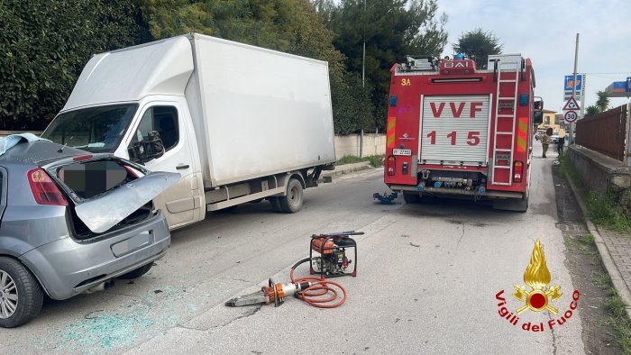 aversa tragico incidente in via atellana perde la vita un giovane