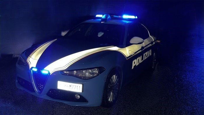 ariano 40enne latitante si consegna alla polizia portatemi in carcere