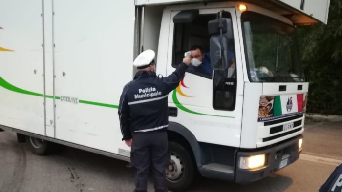 agropoli controlli anti covid al mercato di via pertini