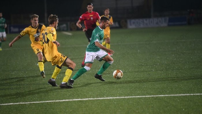 avellino e juve stabia si spaventano vince l equilibrio 0 0
