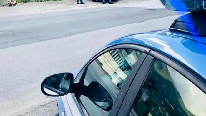 cava investe una donna e non presta soccorso denunciato