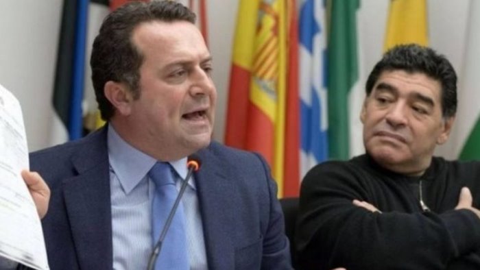 napoli gli imprenditori protestano contro il coprifuoco