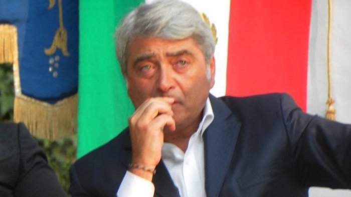 boom di contagi biancardi chiude tutto forza avella mia