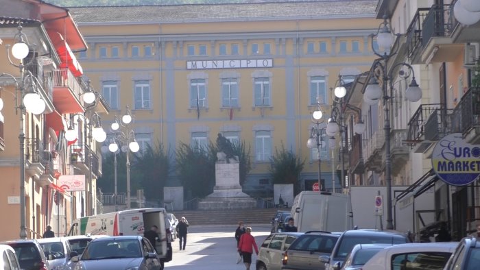 pratola serra sospeso sindaco e giunta arrivano i commissari