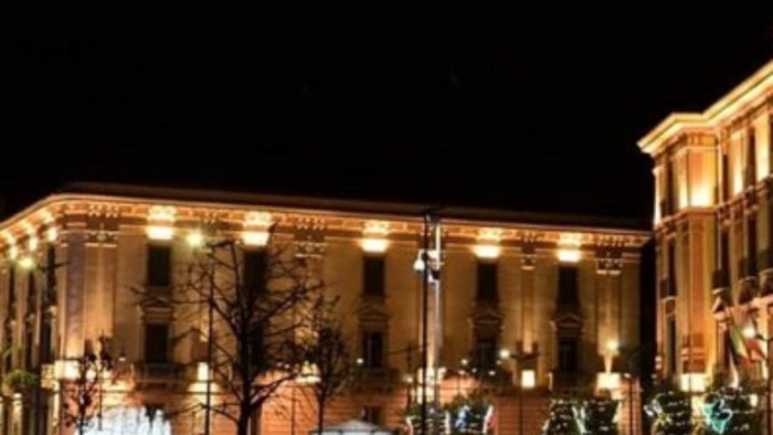 la rivolta dei commercianti fateci lavorare basta restrizioni