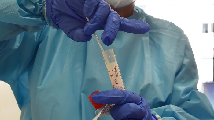 covid vanno in gita a san giovanni rotondo 28 positivi