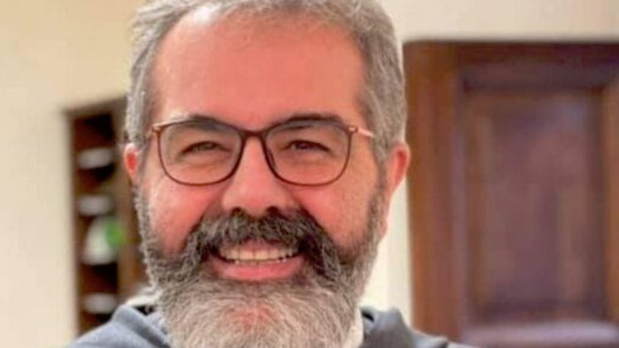 padre agnello quel frate che ha spalancato le porte di san pietro ai poveri