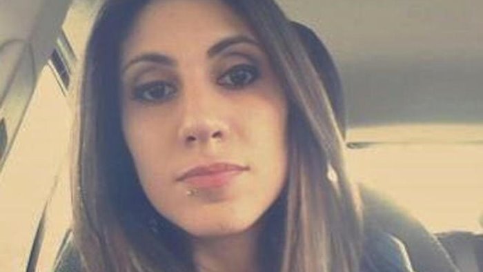 morte dora lagreca il fidanzato indagato per istigazione al suicidio