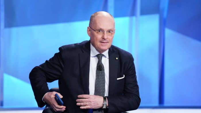 ricciardi logorante fare tamponi continui aumenteranno i vaccini