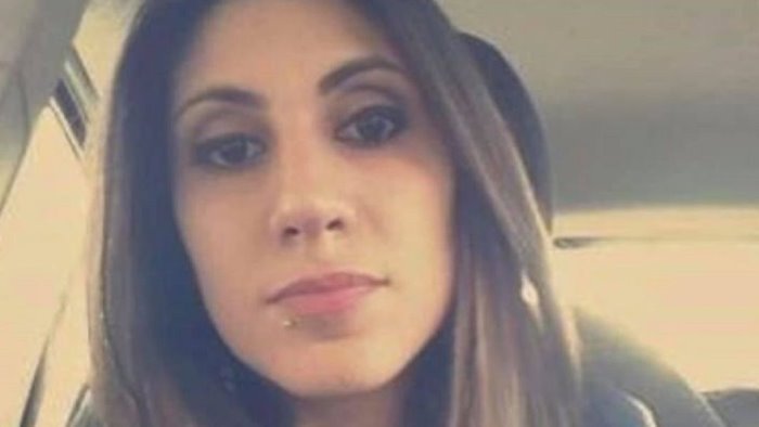 la morte di dora lagreca indagine dei ris su copertura in alluminio