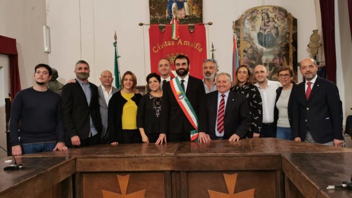 amalfi la giunta vara la riorganizzazione degli uffici comunali