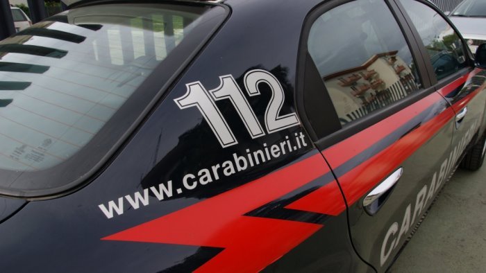 rapina e fuga in autobus due giovani arrestati dai carabinieri
