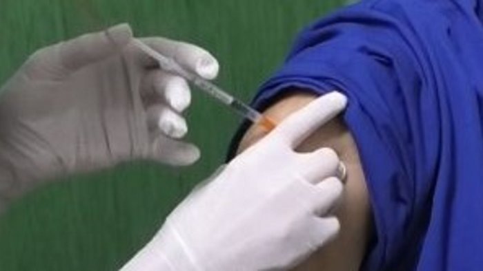 sospesi dal servizio in campania altri 14 sanitari non vaccinati