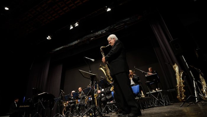 salerno la citta piange la scomparsa del maestro tonino florio