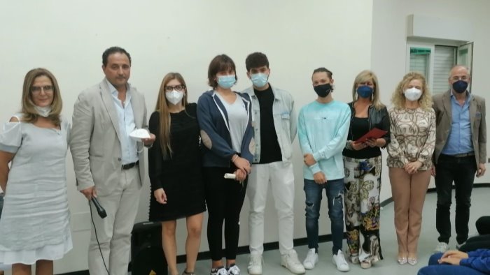 tante voci nel gran mar dell essere la premiazione